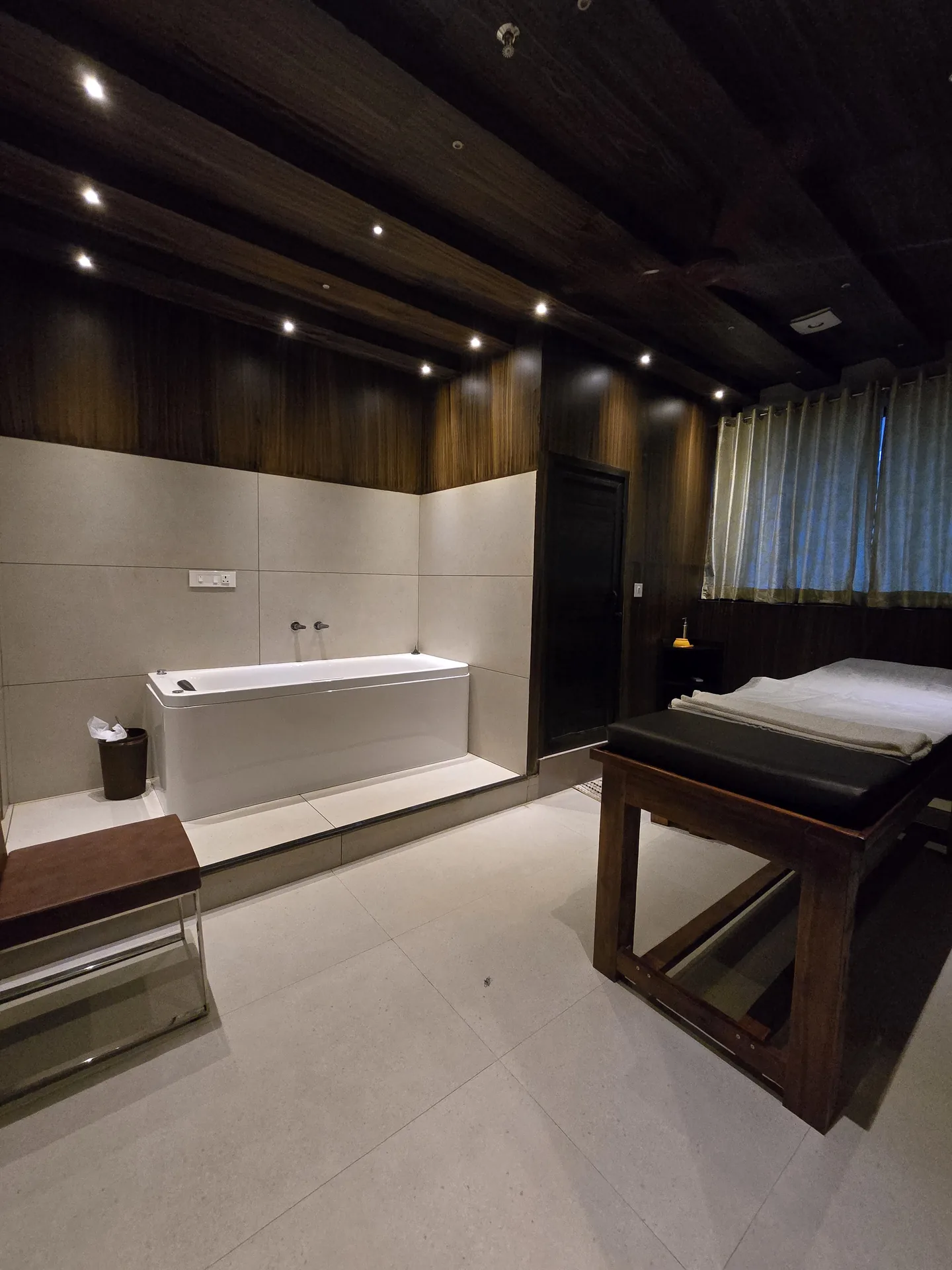 Luxury suite at Tris Wellness Spa