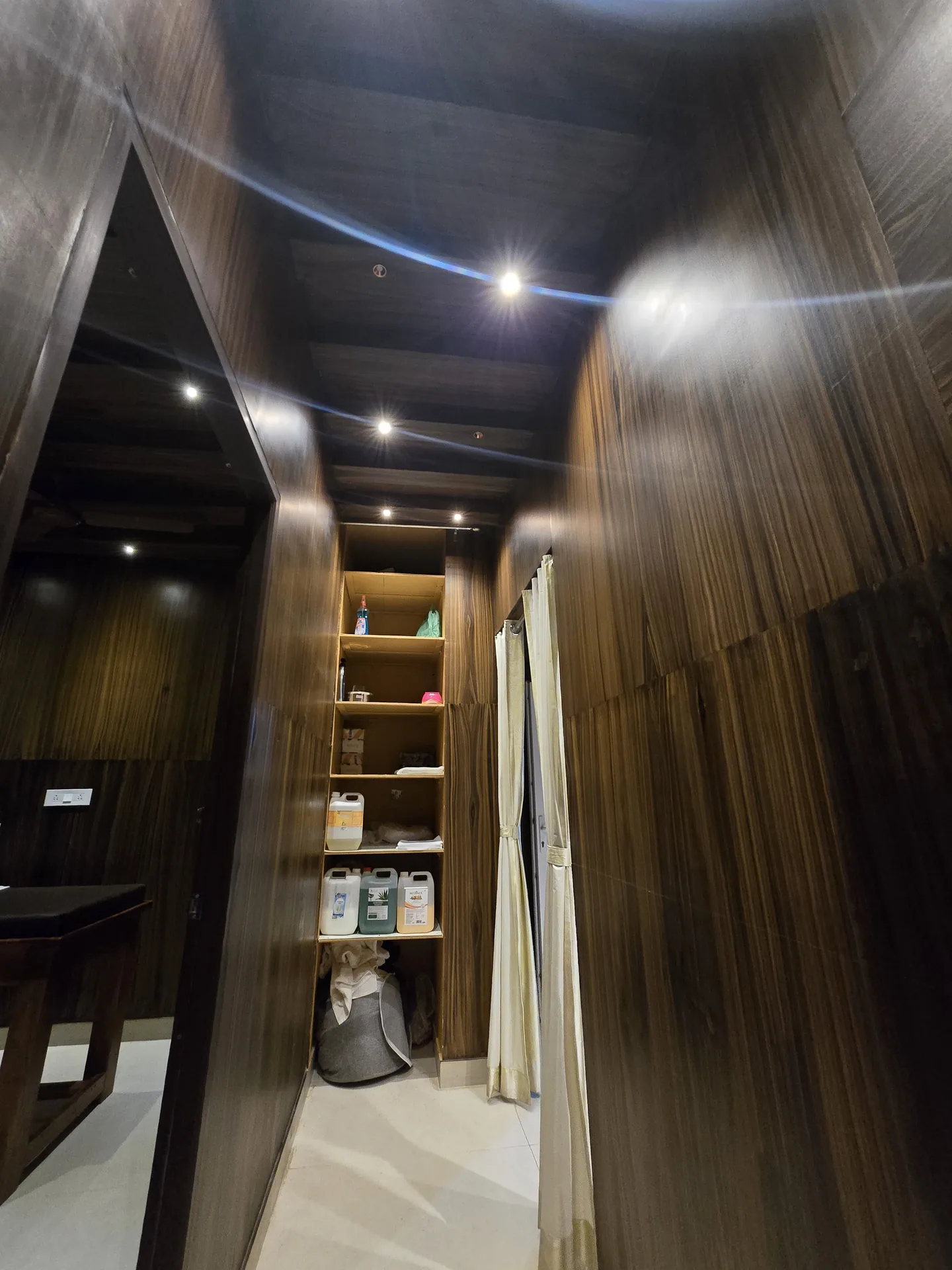 Therapist preparation room at Tris Wellness Spa